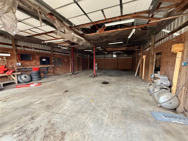 8610 PERRY Highway, Erie, PA 16509