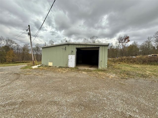 8610 PERRY Highway, Erie, PA 16509