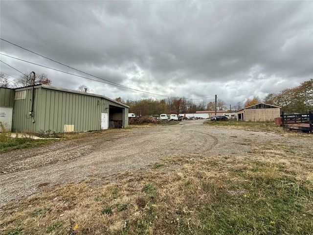 8610 PERRY Highway, Erie, PA 16509