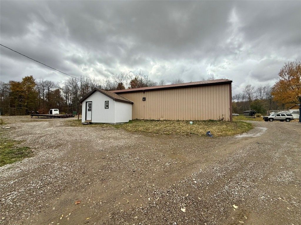 8610 PERRY Highway, Erie, PA 16509
