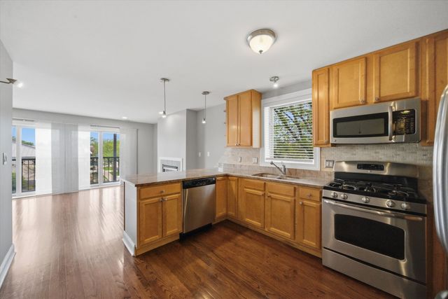 7501 W Irving Park Road 2, Chicago, IL 60634