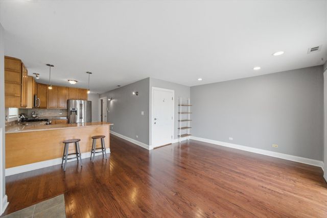 7501 W Irving Park Road 2, Chicago, IL 60634