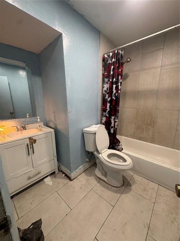 2231 NW 43rd Ter, Lauderhill, FL 33313