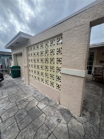 2231 NW 43rd Ter, Lauderhill, FL 33313