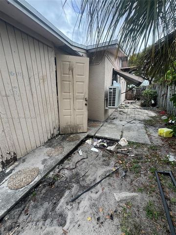 2231 NW 43rd Ter, Lauderhill, FL 33313