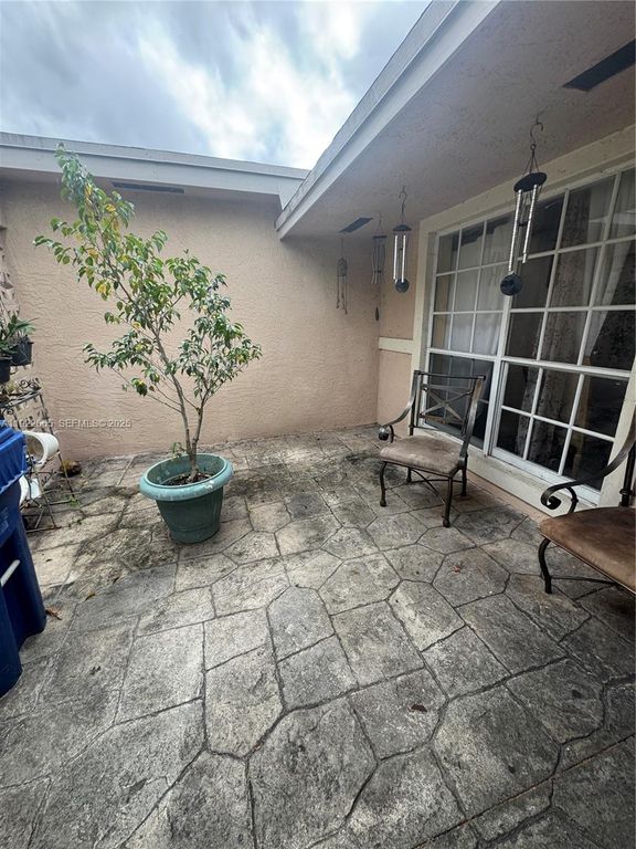 2231 NW 43rd Ter, Lauderhill, FL 33313