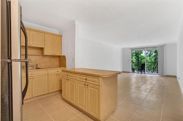 1465 NE 123rd St 416, North Miami, FL 33161