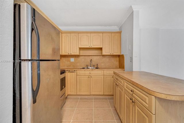 1465 NE 123rd St 416, North Miami, FL 33161