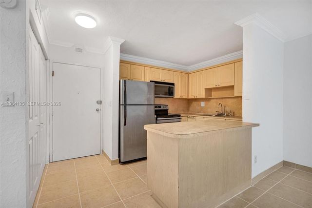 1465 NE 123rd St 416, North Miami, FL 33161