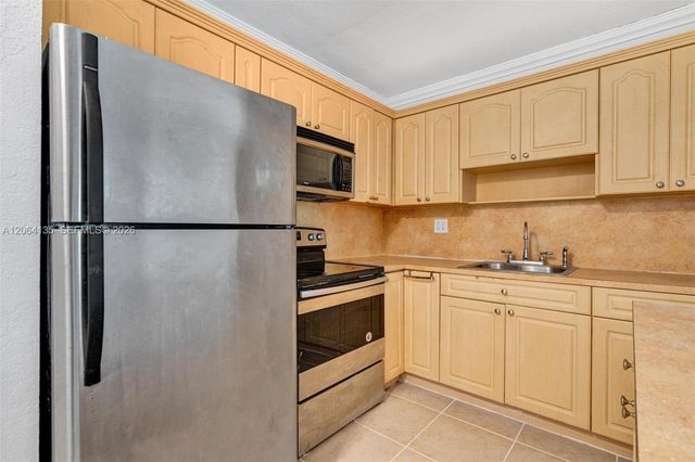 1465 NE 123rd St 416, North Miami, FL 33161