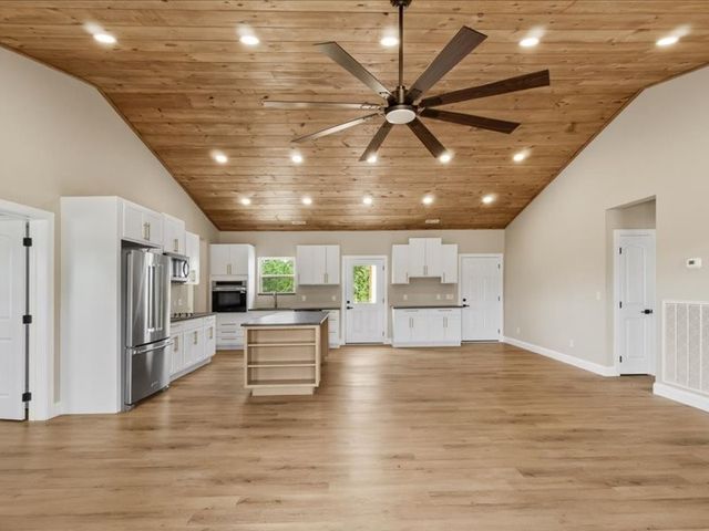 1461 Little Swan Creek, Hohenwald, TN 38462