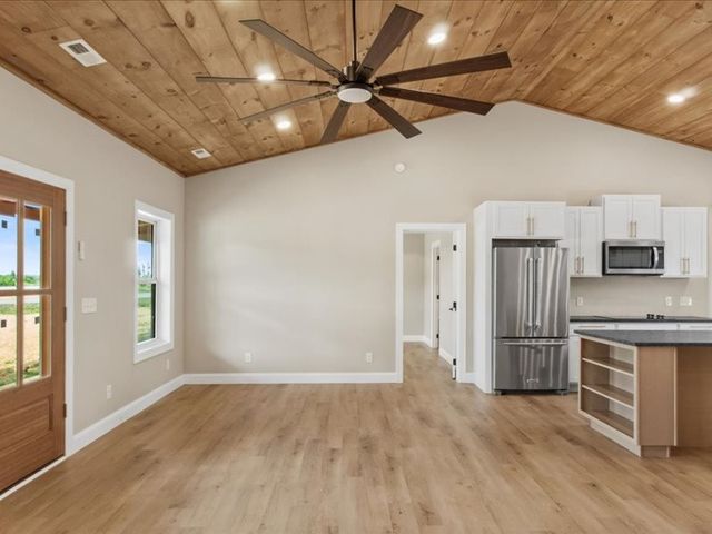 1461 Little Swan Creek, Hohenwald, TN 38462