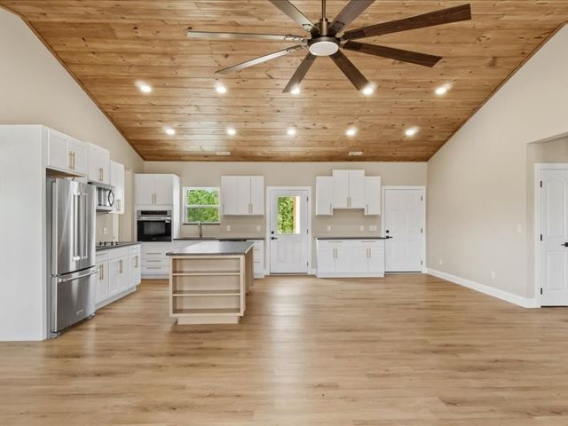 1461 Little Swan Creek, Hohenwald, TN 38462