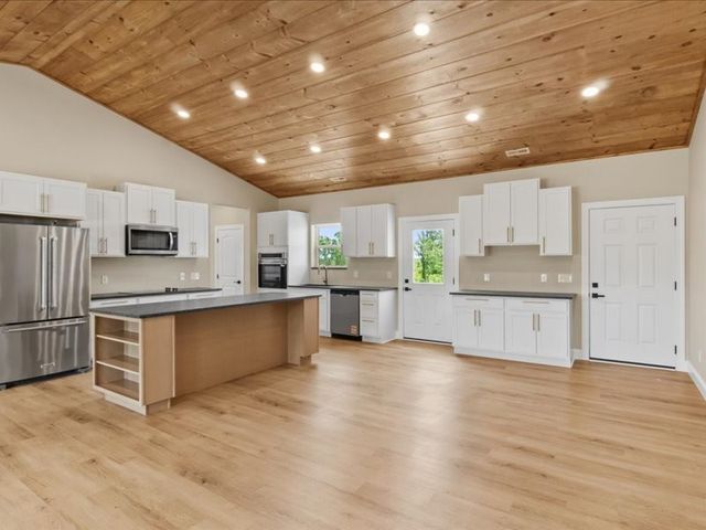 1461 Little Swan Creek, Hohenwald, TN 38462