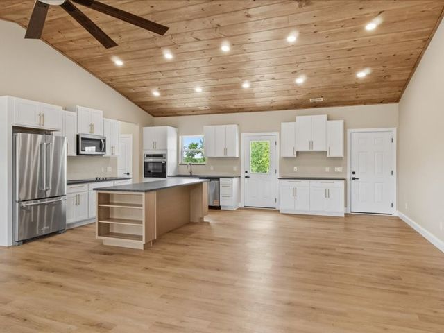 1461 Little Swan Creek, Hohenwald, TN 38462