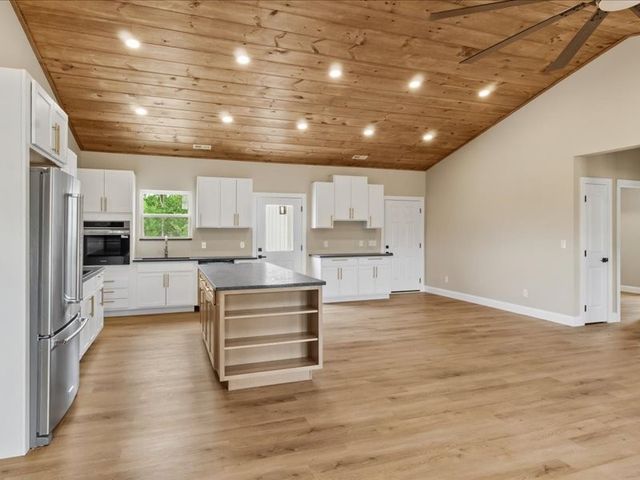 1461 Little Swan Creek, Hohenwald, TN 38462