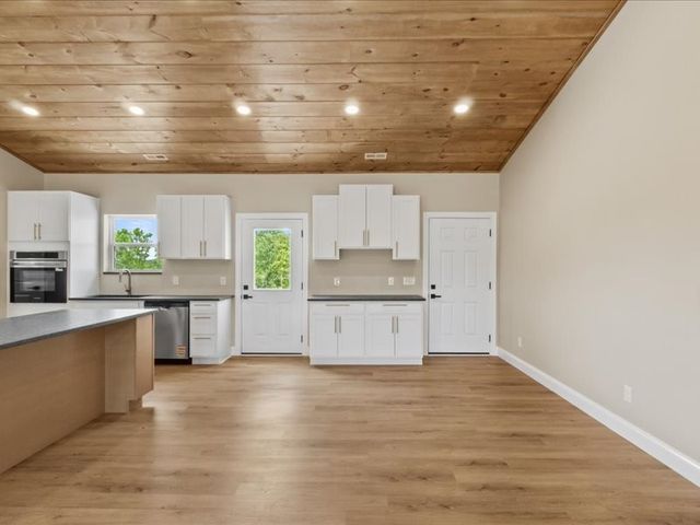 1461 Little Swan Creek, Hohenwald, TN 38462