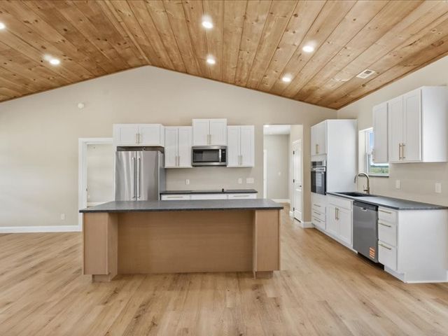 1461 Little Swan Creek, Hohenwald, TN 38462