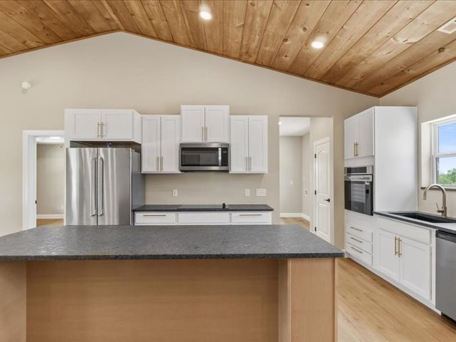 1461 Little Swan Creek, Hohenwald, TN 38462