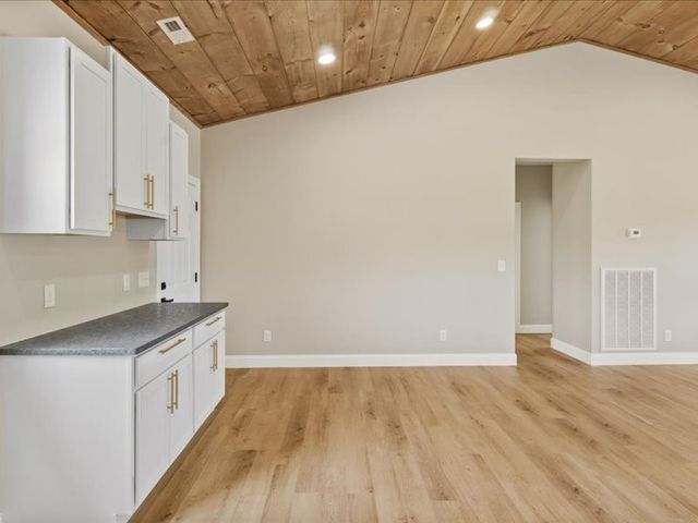 1461 Little Swan Creek, Hohenwald, TN 38462