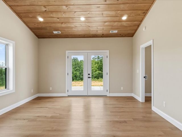 1461 Little Swan Creek, Hohenwald, TN 38462