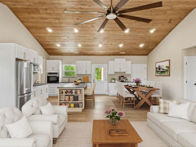 1461 Little Swan Creek, Hohenwald, TN 38462