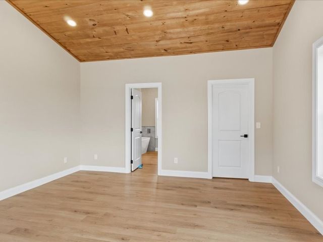 1461 Little Swan Creek, Hohenwald, TN 38462