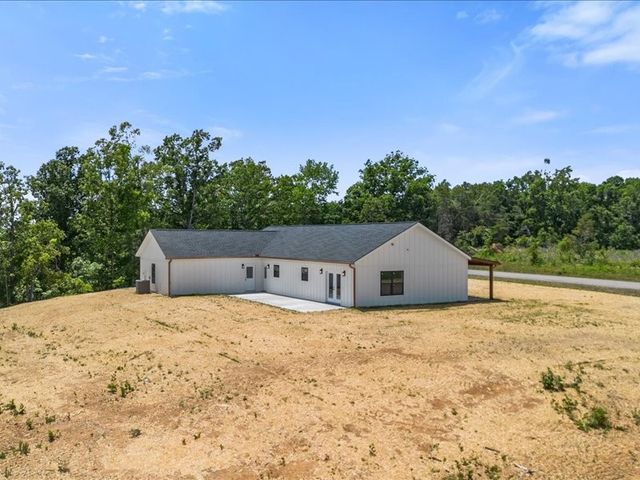 1461 Little Swan Creek, Hohenwald, TN 38462