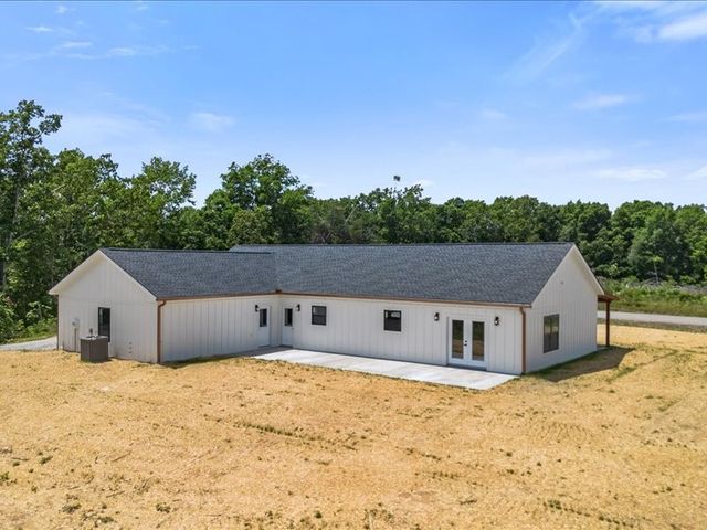 1461 Little Swan Creek, Hohenwald, TN 38462