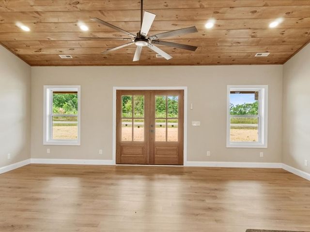 1461 Little Swan Creek, Hohenwald, TN 38462