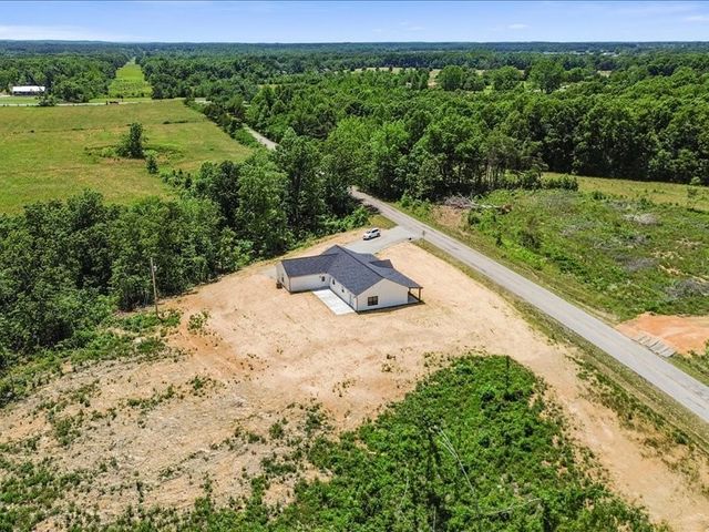 1461 Little Swan Creek, Hohenwald, TN 38462