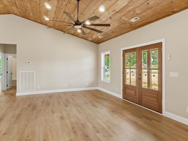 1461 Little Swan Creek, Hohenwald, TN 38462