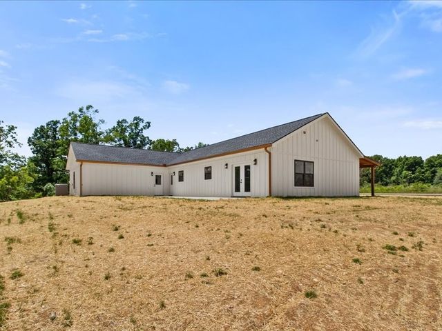 1461 Little Swan Creek, Hohenwald, TN 38462