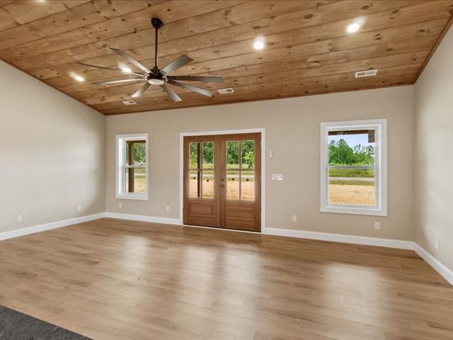 1461 Little Swan Creek, Hohenwald, TN 38462