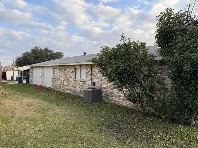 3502 Clover Meadow Drive, Garland, TX 75043