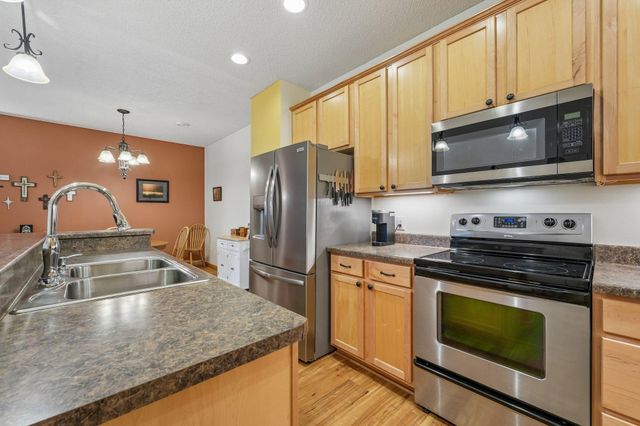 15588 Emerald Drive N 6, Hugo, MN 55038
