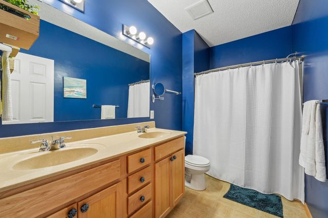 15588 Emerald Drive N 6, Hugo, MN 55038