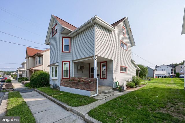 44 N LOCUST ST, Palmyra, PA 17078