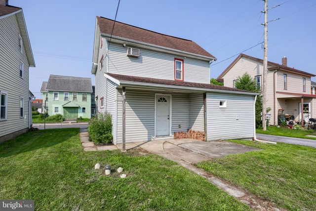 44 N LOCUST ST, Palmyra, PA 17078