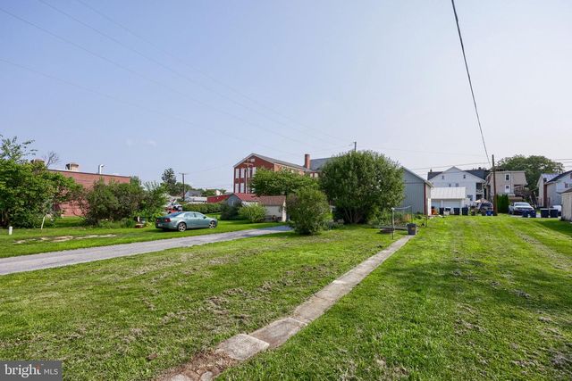 44 N LOCUST ST, Palmyra, PA 17078