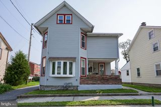 44 N LOCUST ST, Palmyra, PA 17078