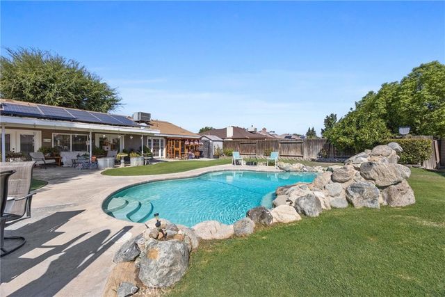 7116 Jolynn Street, Bakersfield, CA 93308