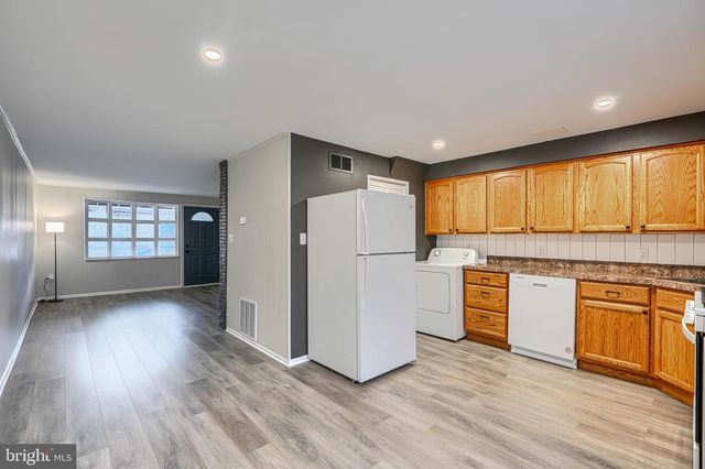 2044 LARKHALL RD, Dundalk, MD 21222