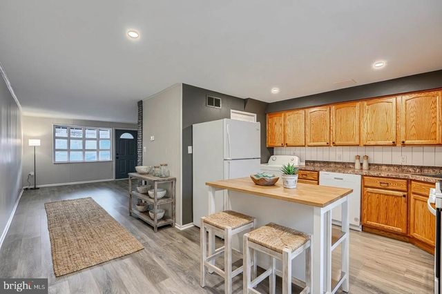 2044 LARKHALL RD, Dundalk, MD 21222