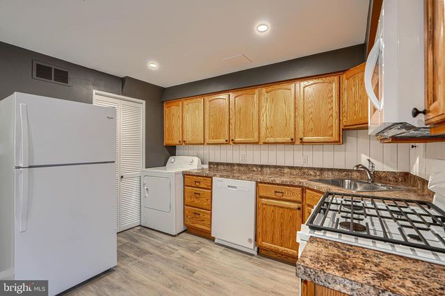 2044 LARKHALL RD, Dundalk, MD 21222