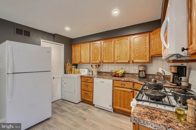 2044 LARKHALL RD, Dundalk, MD 21222