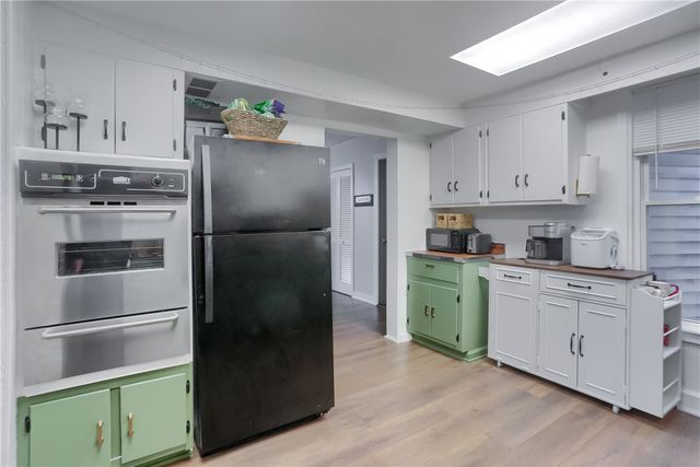 501 Summit Ave, Ellwood City, PA 16117