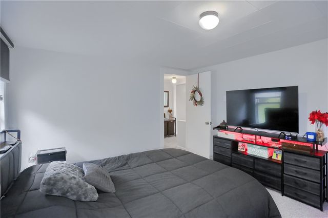 501 Summit Ave, Ellwood City, PA 16117