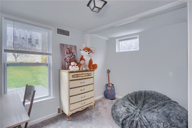 501 Summit Ave, Ellwood City, PA 16117