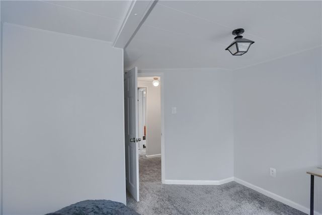 501 Summit Ave, Ellwood City, PA 16117